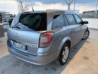 Usata Opel Astra Enjoy 110 CV (80 kW) 2009 Grigio Station wagon