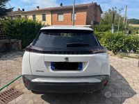 Usata Peugeot 2008 Allure 102 CV (75 kW) 2021 Bianco SUV