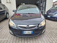 Usata Opel Astra Cosmo 140 CV (102 kW) 2012 Nero Berlina