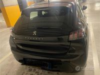 Usata Peugeot 208 102 CV (75 kW) 2023 Nero Utilitaria