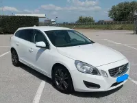 Usata Volvo V60 Momentum 136 CV (100 kW) 2012 Bianco Station wagon