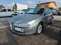 Usata Alfa Romeo 147 120 CV (88 kW) 2001 Argento Utilitaria
