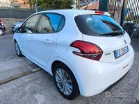 Usata Peugeot 208 Active 82 CV (60 kW) 2016 Bianco Utilitaria