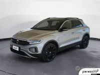 Usata VW T-Roc Sportline 116 CV (85 kW) 2023 Grigio SUV