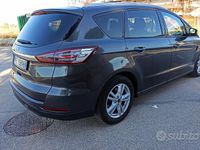 Usata Ford S-MAX 145 CV (106 kW) 2016 Grigio Monovolume