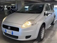 Usata Fiat Grande Punto 69 CV (50 kW) 2013 Grigio Utilitaria