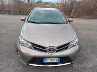 Usata Toyota Auris 2013 Marrone Berlina
