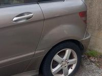 Begagnad Mercedes B200 140 HK (102 kW) 2006 Minibuss