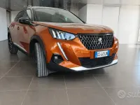 Usata Peugeot 2008 GT-line 131 CV (96 kW) 2020 Arancione SUV