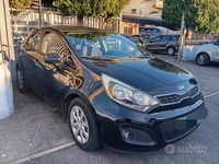 Usata Kia Rio Active 85 CV (62 kW) 2014 Grigio Berlina