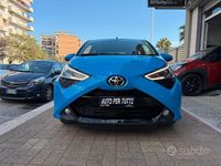 Usata Toyota Aygo Connect Style 72 CV (52 kW) 2020 Blu Utilitaria