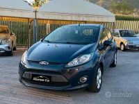 Usado Ford Fiesta Titanium 97 HP (71 kW) 2012 Azul Sedan