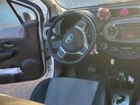 Usata Toyota Yaris 99 CV (72 kW) 2012 Bianco Utilitaria