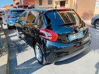 Usata Peugeot 208 Active 82 CV (60 kW) 2013 Nero Utilitaria