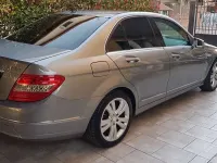 Usata Mercedes C200 136 CV (100 kW) 2010 Argento Berlina
