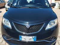 Usata Lancia Ypsilon 95 CV (69 kW) 2017 Nero Utilitaria