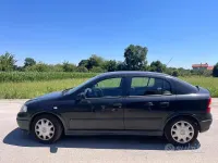 Usata Opel Astra 90 CV (66 kW) 1998 Nero Berlina