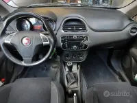 Usata Fiat Punto Lounge 75 CV (55 kW) 2015 Nero Utilitaria