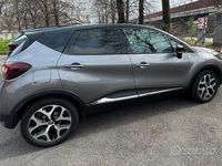 Usata Renault Captur 131 CV (96 kW) 2019 Grigio SUV