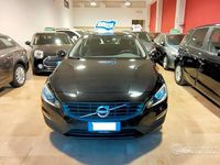 Usata Volvo V60 119 CV (87 kW) 2017 Nero Station wagon