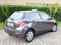 Usata Toyota Yaris 69 CV (50 kW) 2012 Grigio Utilitaria