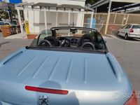 Usata Peugeot 206 CC 109 CV (80 kW) 2002 Grigio Cabrio
