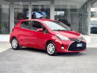Second-hand Toyota Yaris 69 CP (50 kW) 2015 Roșu Hatchback