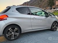 Usata Peugeot 208 GT-line 82 CV (60 kW) 2017 Grigio Utilitaria