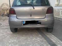 Usata Toyota Yaris 75 CV (55 kW) 2003 Grigio Berlina