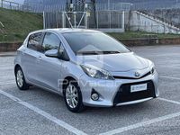 Usata Toyota Yaris Hybrid Lounge 75 CV (55 kW) 2014 Grigio Utilitaria