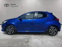 Usata Toyota Yaris Hybrid Lounge 92 CV (67 kW) 2021 Blu Berlina