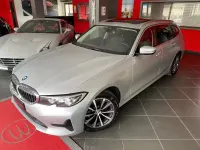 Usado BMW 318 Sport Line 149 CV (109 kW) 2021 Plateado Familiar
