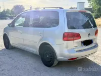 Usata VW Touran 150 CV (110 kW) 2011 Grigio Monovolume