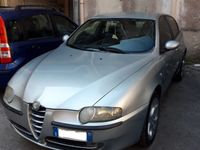 Usata Alfa Romeo 147 116 CV (85 kW) 2002 Grigio Utilitaria