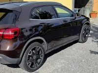 Usata Mercedes GLA200 136 CV (100 kW) 2017 Marrone SUV