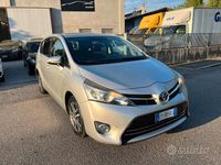 Usata Toyota Verso Style 120 CV (88 kW) 2015 Grigio Monovolume