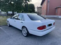 Usata Mercedes E220 Avantgarde 125 CV (91 kW) 1999 Berlina