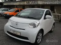 Usata Toyota iQ 90 CV (66 kW) 2011 Bianco Utilitaria