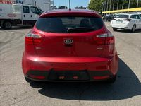 Usado Kia Rio 90 HP (66 kW) 2011 Vermelho Sedan
