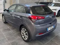 Usata Hyundai i20 75 CV (55 kW) 2017 Grigio Berlina