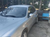 Usata Alfa Romeo 147 120 CV (88 kW) 2001 Grigio Utilitaria