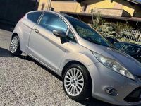 Gebraucht Ford Fiesta Titanium 92 PS (67 kW) 2011 Grau Kleinwagen