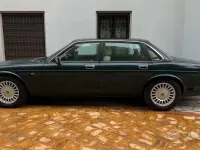 Usata Jaguar XJ12 1995 Verde Berlina
