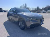 Usata Alfa Romeo Stelvio Super 209 CV (153 kW) 2023 Grigio vesuvio SUV