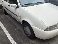 Usata Ford Fiesta 75 CV (55 kW) 1998 Bianco Utilitaria