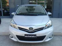 Usata Toyota Yaris Active 69 CV (50 kW) 2014 Argento Utilitaria