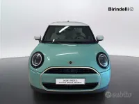 Usata Mini Cooper Favoured 156 CV (114 kW) 2024 Ocean wave green Utilitaria
