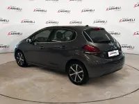 Usata Peugeot 208 Allure 82 CV (60 kW) 2018 Grigio Utilitaria