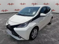 Usata Toyota Aygo X-play 70 CV (51 kW) 2018 Bianco Utilitaria