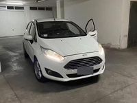 Usata Ford Fiesta 97 CV (71 kW) 2015 Bianco Utilitaria